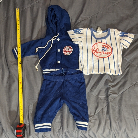 Vintage NY Yankees Baby hoodie outfit. 1983